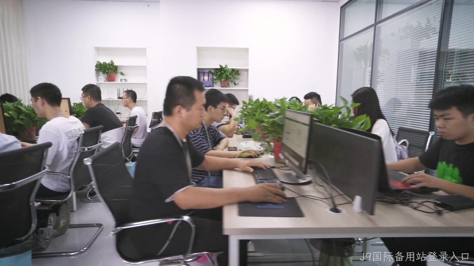 企业网站建设别踩坑！J9国际备用站登录入口 11 年定制，让官网成为获客利器